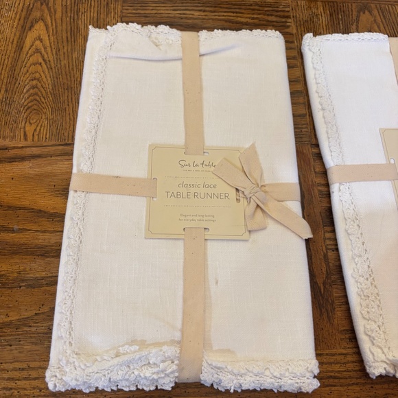 2 Sur la Table antique white 100% cotton classic lace Table Runner 14 x 72 cream - Picture 5 of 9